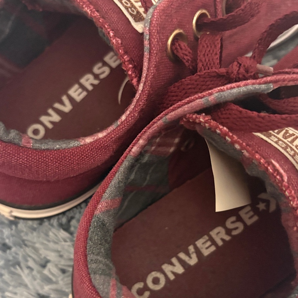 Converse Woman Maroon Sneakers - Picture 7 of 11